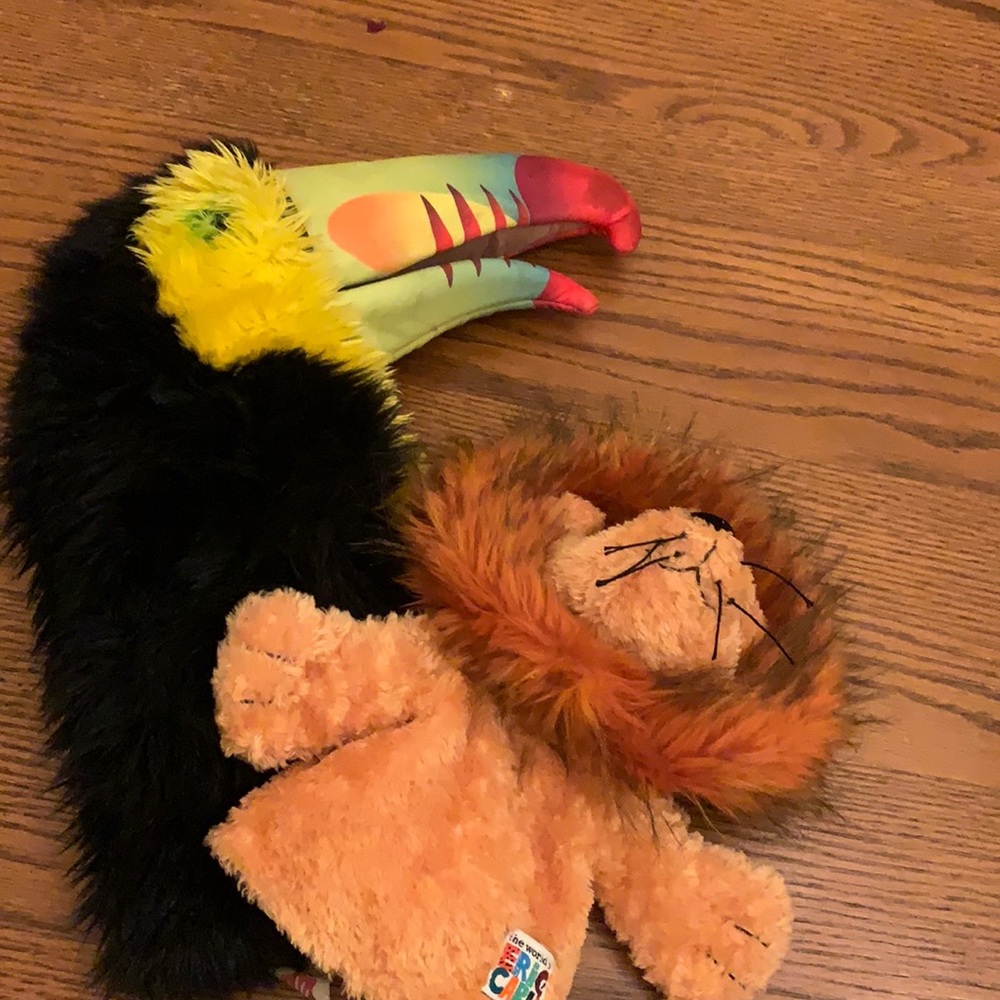Parrot and lion puppet
